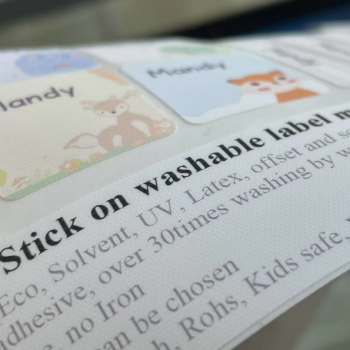 生地に直接貼付できる洗える衣料品ラベル素材